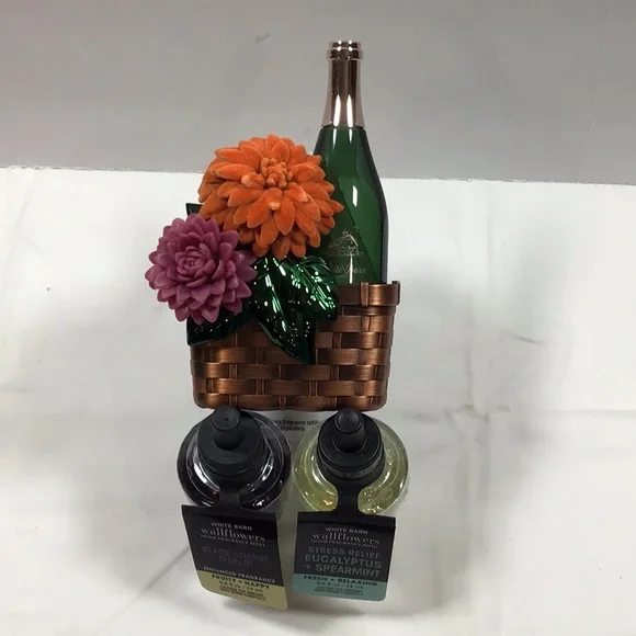 Bath & Body Works Wallflower Plug & (2) Wallflower Refills - Picture 3 of 7